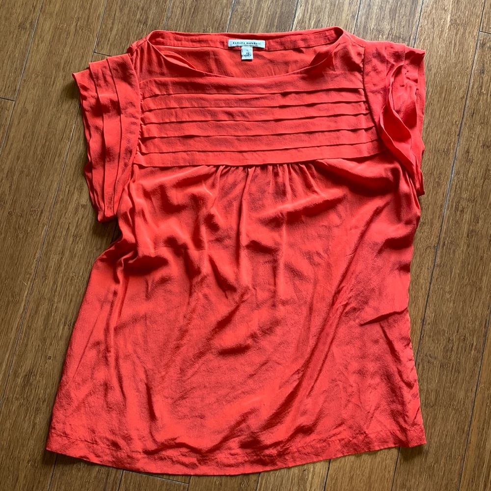 EUC Banana Republic red silk top XL